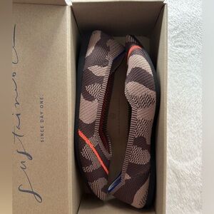 Rothy’s The Point Flats Taupe Camo Size 7